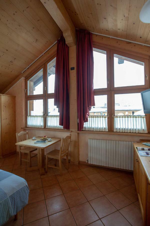 La Grolla Rooms & Apartments Livigno Exterior photo